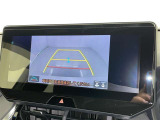 バックモニター付なので後退時に後方が見えるので安心。 車は構造上、死角がたくさんなので万が一を考えると必須ですね。 あくまで補助の為の装備、バックは目視で確認する事が重要ですよ。