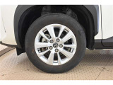純正なので車に似合うデザインになっていますね。スタッドレスタイヤもご相談下さい。