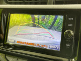 【バックカメラ】駐車時に後方がリアルタイム映像で確認できます。大型商業施設や立体駐車場での駐車時や、夜間のバック時に大活躍!運転スキルに関わらず、今や必須となった装備のひとつです!