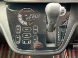 運転席まわりの画像です。