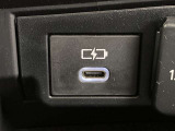 USB Type-Cポートがついています。