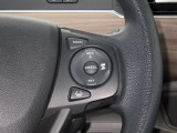 Hondaセンシングの機能のひとつ、アダプティブクルーズコントロール付!アクセルから足を離しても設定したスピードと前車との車間を保ち走行してくれます!車線維持もアシスト☆高速道路で疲労軽減ですね☆