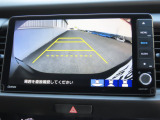 リアワイドカメラシステム!従来の視野に加えて、後方側方を約180&deg;まで見えるワイドビューと、後方を真上から見たような視野で駐車時などに便利なトップダウンビューの3つの視野があります!