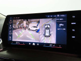 リアビューカメラ。ガイドラインとパークディスタンスコントロールで安全に車庫入れ可能。