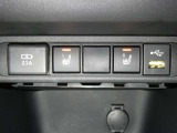 【シートヒーター搭載】シートを温めてくれる暖房機器です!長時間座っていると負担が掛かりやすい背中や腰、または冬場の寒い日に冷えやすい脚部に快適なぬくもりを♪