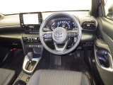 運転席まわりです。 各操作スイッチは使いやすい位置に配置されてます。