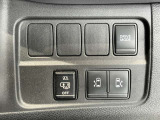 両側オートスライドドアです♪運転席のボタンやキーのボタンでも開閉できます!手荷物がいっぱいの時でも簡単にドアの開け閉めができるのでとっても便利です♪