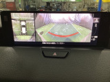 狭い場所での駐車やすれ違いなどでより的確な運転操作に役立つ360&deg;ビューモニターが装備されています。