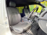 運転席シート廻りは使用感も少なく、良好な状態となっています。丁寧に使われていたことがよくわかりますね。