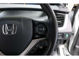 Hondaセンシングの機能のひとつ、アダプティブクルーズコントロール付!アクセルから足を離しても設定したスピードと前車との車間を保ち走行してくれます!車線維持もアシスト☆高速道路で疲労軽減ですね☆