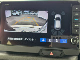 駐車時の安全確認をサポートするバックカメラも使用できます。