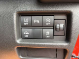 操作のしやすさが分かるスイッチ類。装備有無と配置、文字消えや使用感までチェックできます。