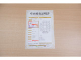 【車輌検査証明書】店頭にてクルマの状態が一目で分かる検査証明書を公開中。トヨタ認定検査員が厳しく査定し、状態を点数と図解で表示しています。修復歴はもちろん、傷やヘコミの箇所や程度がご確認いただけます。