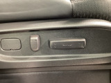 電動シートなので、お好みのシートポジションへの移動もスムーズに行えます。