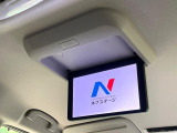 【フリップダウンモニター】大画面モニターで後席でもエンタメをお楽しみいただけます。小さなお子様にも大人気の装備です♪