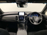 シンプルながら機能性あふれる運転席廻りです。視界性もよく、運転しやすいですよ。