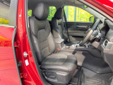 運転席シート廻りは使用感も少なく、良好な状態となっています。前オーナー様が丁寧に使っていたことがよくわかりますね。