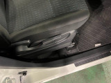 痛みの出やすい運転席シートの角、フロアマット、座面、ともに良好です