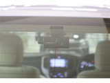 後方ドライブレコーダーも搭載しています。万が一後方からの煽り運転に遭遇した場合でも記録が残ります。また、カメラの存在が防止効果にもなりますよ。