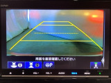 バックでの車庫入れも安心です! リアカメラが付いているバックモニター付のナビを装備しております。操作線もついており距離感も画面から確認できます。