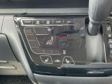 寒い日にあると嬉しいシートヒーター付きです。運転席だけではなく、助手席にも装備されているので、同乗される方も暖かくお過ごし頂けます。