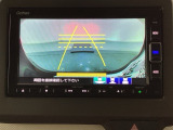バックでの車庫入れも安心です! リアカメラが付いているバックモニター付のナビを装備しております。操作線もついており距離感も画面から確認できます。