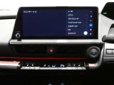 ディスプレイオーディオを装備。スマホとクルマをつなぐことで、これまでのナビに加えて、いろんなサービスが楽しめます。