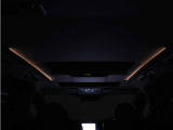 夜間に室内を照らしてくれるルームライトです