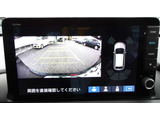 シフトレバーをリバース(バック)に入れるとナビ画面に自動でリアビューが映し出されます。運転が苦手な方、狭い車庫入れ等をサポートさせていただきます☆
