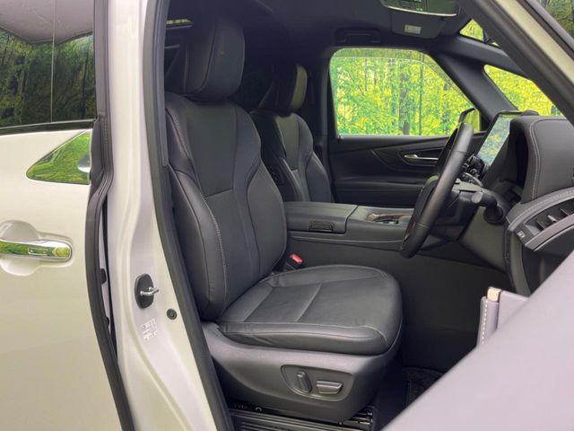 トヨタ アルファード ハイブリッド 2.5 Z の中古車詳細 (8,800km