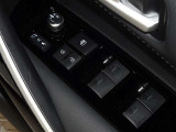 電動格納式ドアミラー・パワーウインドウを装備しています。