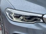 ●LEDヘッドライト:夜間走行時も良好な視界を確保し安心して運転できる高輝度LEDヘッドライトを装備!点灯速度が早く、消費電力も抑えられています。