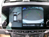 アラウンドビューモニター!空から見下ろしているかのような映像を映し出します。駐車時には安心ですよね♪