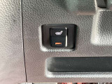 運転席シートヒーターのスイッチです。