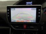 バックモニターを装備しています。車庫入れ時等に車両後方が確認出来るのでとても便利です。