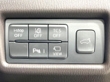 【パワーバックドア】スマートキーや運転席のボタンを押すだけでリアゲートが自動で開閉します!荷物を持っている時や、高い位置にあるバックドアを閉める際に便利な機能です♪