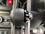 握りやすい位置のシフトレバー。