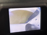 ●サイドカメラ:左側面の視界が写し出されます!狭い道路での走行や駐車ラインの確認などにも役立ちます!