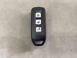 スマートキー付きですからドアロックの開閉およびエンジンスタートが楽々です。電動スライドドアの開け閉めもボタンで操作できます。