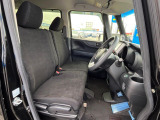 運転席シート廻りは使用感も少なく、良好な状態となっています。丁寧に使われていたことがよくわかりますね。
