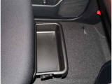 スマートキー付きです。スマートキーとは鍵を車に差し込まなくても、ドアノブを触ったりするだけで、ドアロックを解錠できます。これが凄く便利なんですよ。