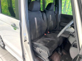 運転席シート廻りは使用感も少なく、良好な状態となっています。丁寧に使われていたことがよくわかりますね。