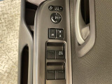 【パワーウインドウ】運転席のスイッチで、各席の窓ガラスの開閉ができます!あると便利ですよね!