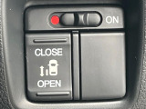 【パワースライドドア】スマートキーや運転席のスイッチでスライドドアの開閉が可能♪電動だから力を入れてドアを開ける必要が無く、小さいお子様でも、重い荷物を持っている時もラクに開け閉めできます♪