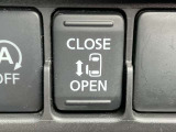 左側オートスライドドアです。インテリジェントキーや運転席のスイッチで簡単にドアの開閉ができるので、とても便利な装備です♪