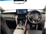 オシャレなインテリアで運転する気分も盛り上がりますよね^^