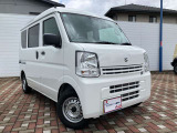 ブレーキを踏むと、ブレーキ踏力をアシスト。さらに衝突の可能性が高まると、自動で強いブレーキをかけ、衝突時の被害軽減を図ります。