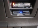 【ETC車載器】ビルドイン型で見た目もすっきりです!運転席の足元にございます。料金所での手間を解消します。通行券を取る際幅寄せに気を使う必要もありません。