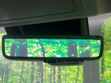【デジタルインナーミラー】後席の大きな荷物や同乗者で後方が確認しづらい時でも安心!カメラが撮影した車両後方の映像をルームミラー内に表示。クリアな視界で状況の確認が可能です!
