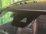 【i-ACTIVESENSE】走行中に前方の車両等を認識し、衝突しそうな時は警報とブレーキで衝突回避と被害軽減をアシスト。より安全にドライブをお楽しみいただけます。